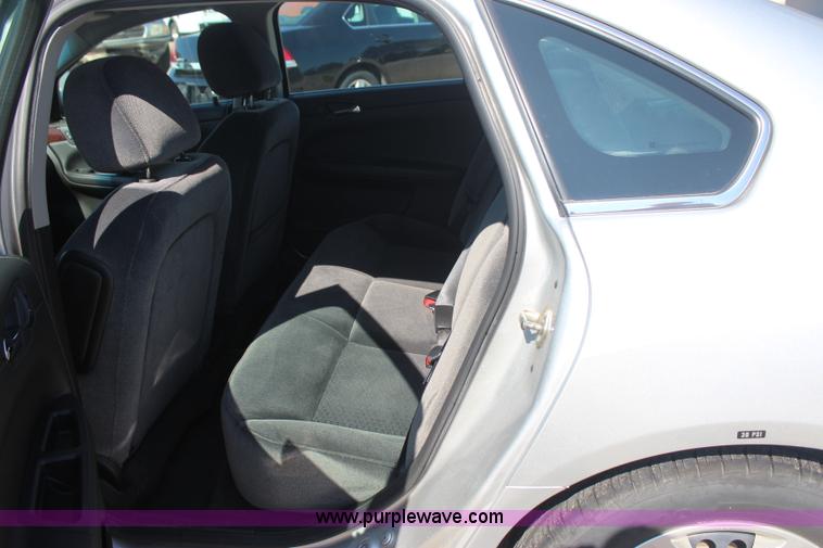 image for item J4479 2010 Chevrolet Impala LS