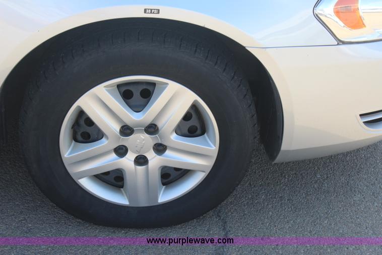 image for item J4479 2010 Chevrolet Impala LS