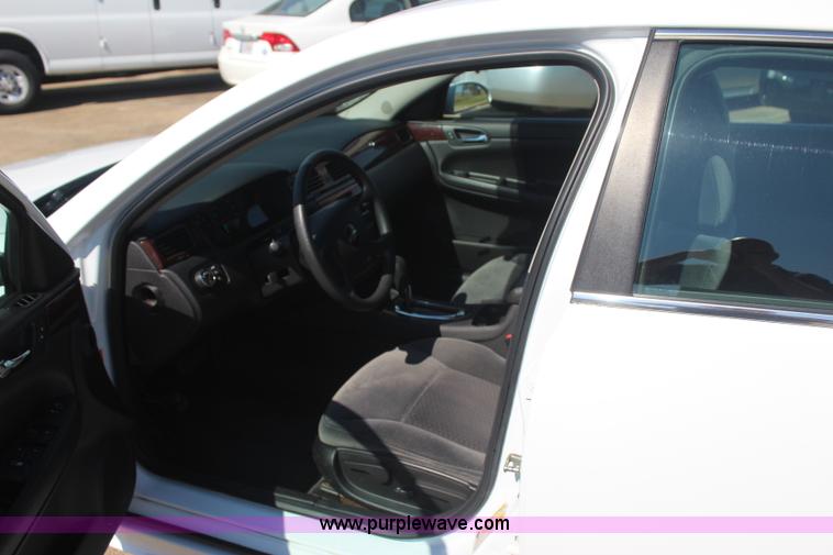 image for item J4480 2010 Chevrolet Impala LS