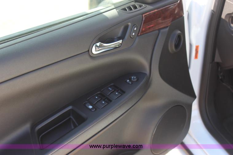 image for item J4480 2010 Chevrolet Impala LS