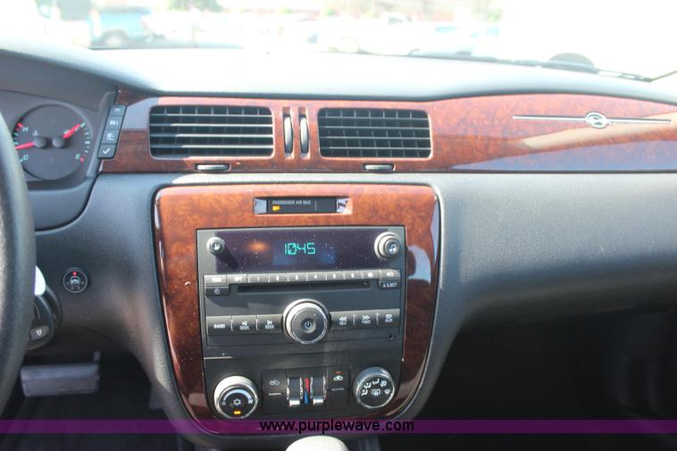 image for item J4480 2010 Chevrolet Impala LS