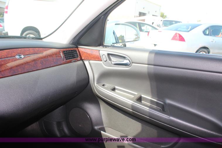 image for item J4480 2010 Chevrolet Impala LS