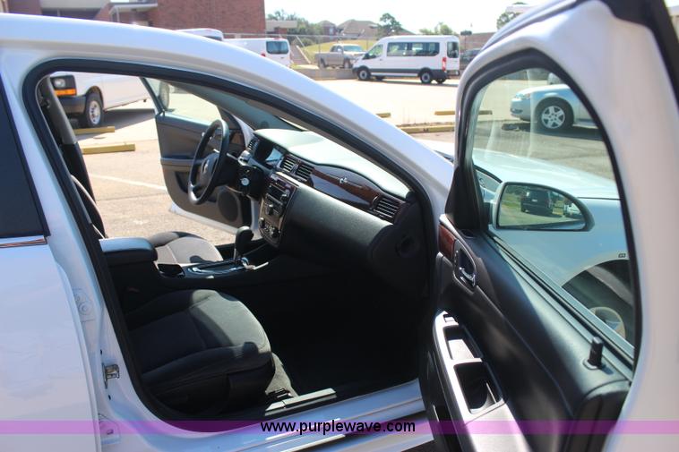 image for item J4480 2010 Chevrolet Impala LS