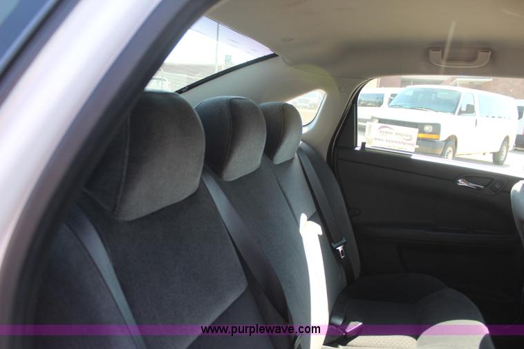 image for item J4480 2010 Chevrolet Impala LS