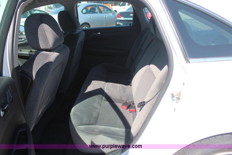 image for item J4480 2010 Chevrolet Impala LS