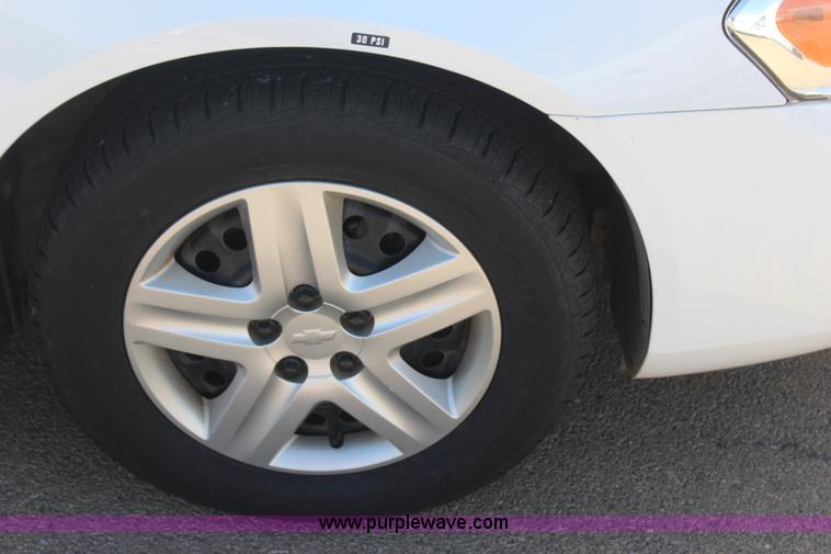 image for item J4480 2010 Chevrolet Impala LS