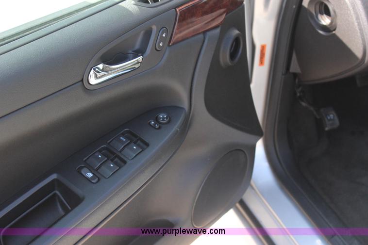 image for item J4481 2010 Chevrolet Impala LS