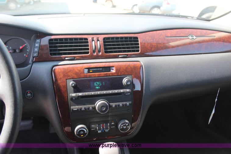 image for item J4481 2010 Chevrolet Impala LS