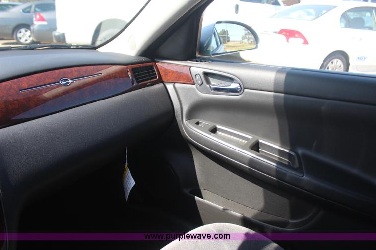 image for item J4481 2010 Chevrolet Impala LS