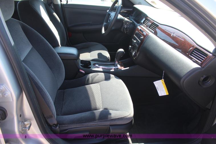 image for item J4481 2010 Chevrolet Impala LS