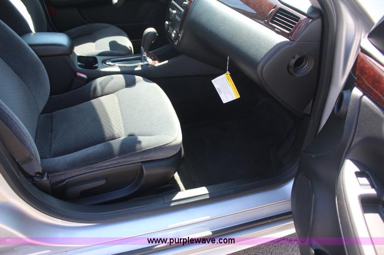 image for item J4481 2010 Chevrolet Impala LS