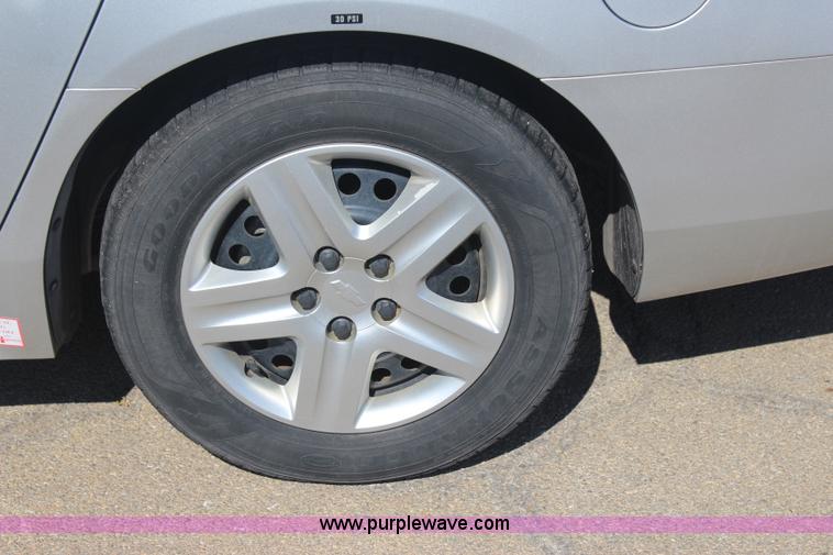 image for item J4481 2010 Chevrolet Impala LS