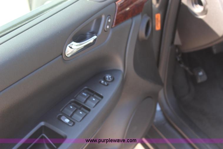 image for item J4482 2010 Chevrolet Impala LS