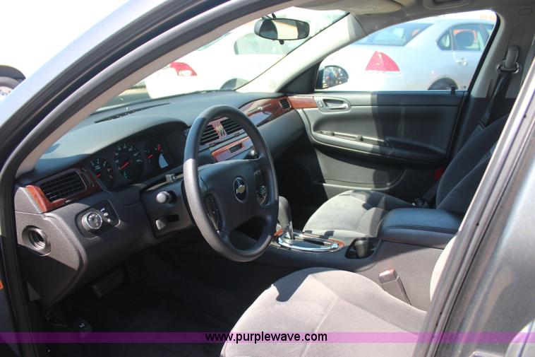 image for item J4482 2010 Chevrolet Impala LS