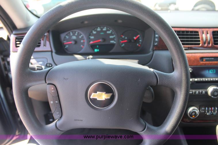 image for item J4482 2010 Chevrolet Impala LS