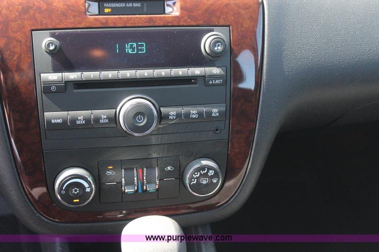 image for item J4482 2010 Chevrolet Impala LS