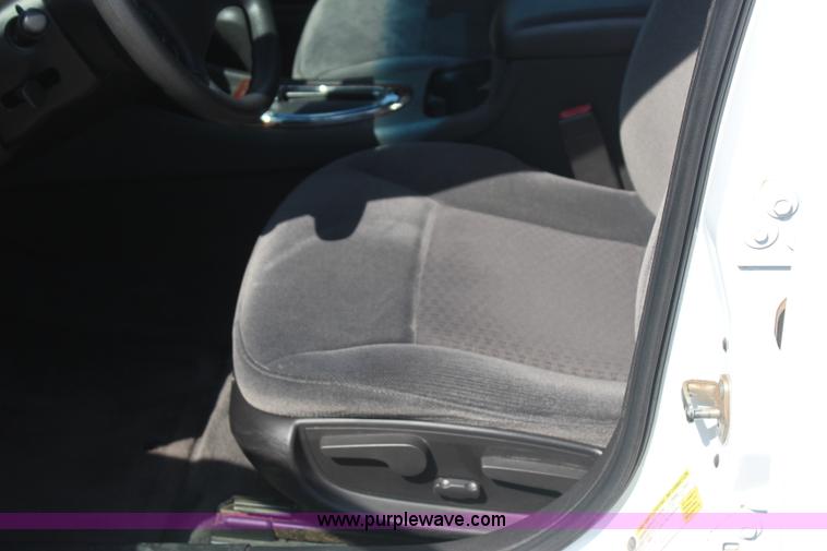 image for item J4483 2010 Chevrolet Impala LS