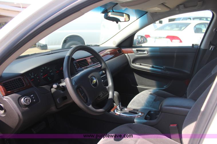 image for item J4483 2010 Chevrolet Impala LS