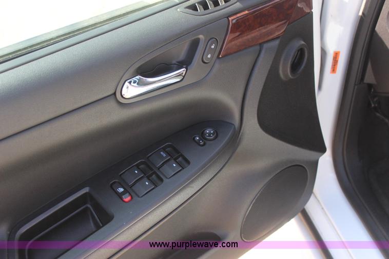 image for item J4483 2010 Chevrolet Impala LS