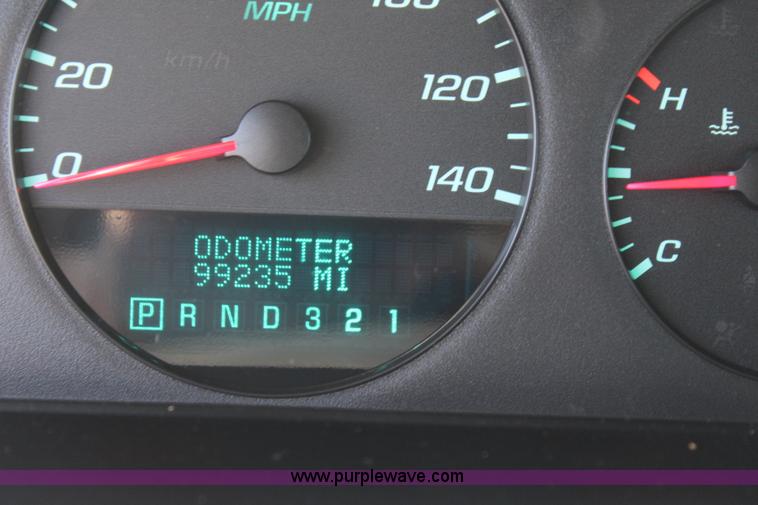 image for item J4483 2010 Chevrolet Impala LS