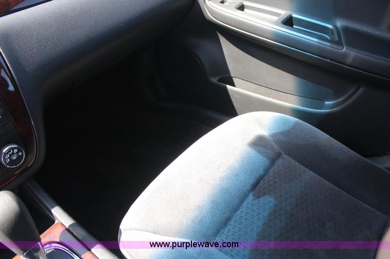 image for item J4483 2010 Chevrolet Impala LS