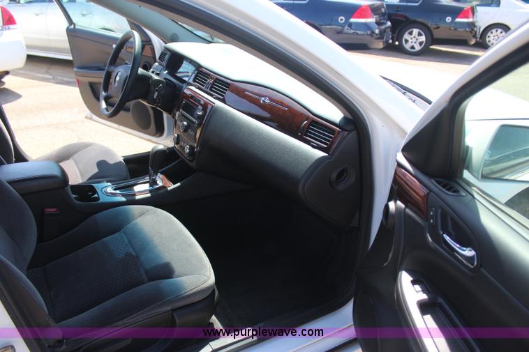 image for item J4483 2010 Chevrolet Impala LS