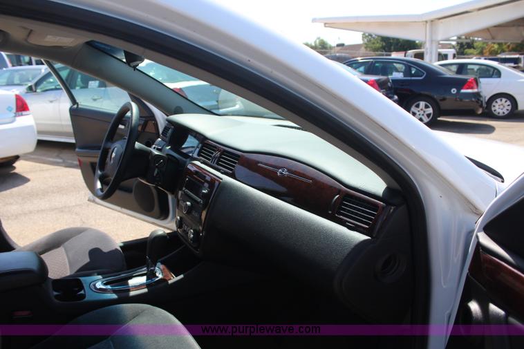 image for item J4483 2010 Chevrolet Impala LS