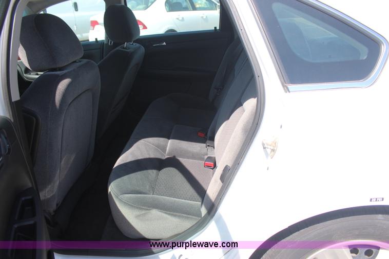 image for item J4483 2010 Chevrolet Impala LS