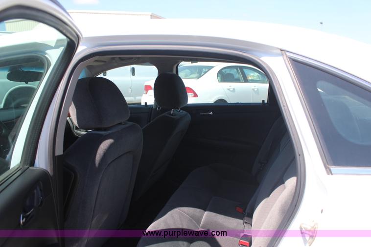 image for item J4483 2010 Chevrolet Impala LS