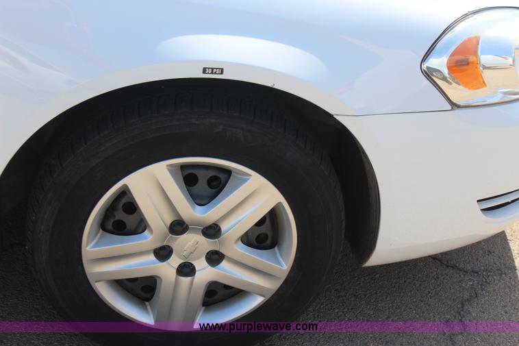 image for item J4483 2010 Chevrolet Impala LS
