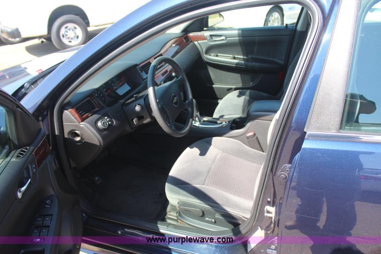 image for item J4484 2010 Chevrolet Impala LS