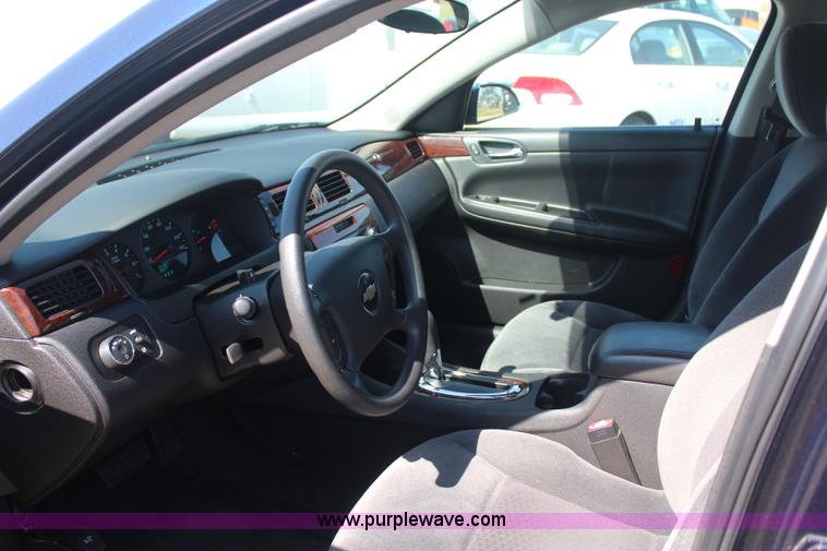 image for item J4484 2010 Chevrolet Impala LS