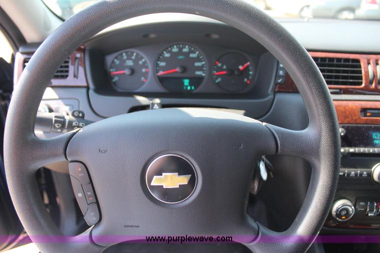 image for item J4484 2010 Chevrolet Impala LS