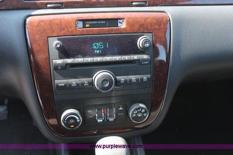 image for item J4484 2010 Chevrolet Impala LS