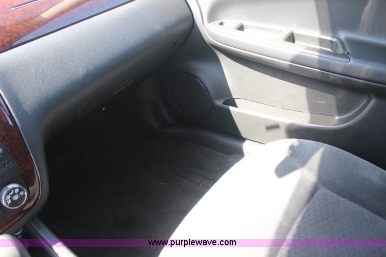 image for item J4484 2010 Chevrolet Impala LS