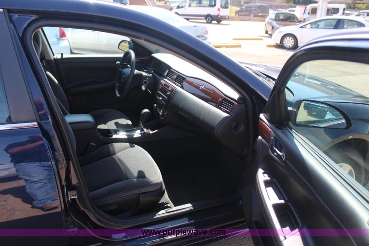 image for item J4484 2010 Chevrolet Impala LS