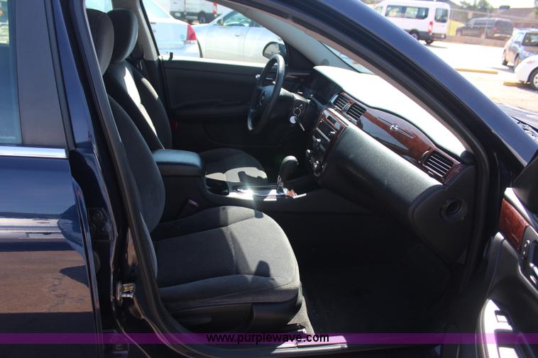 image for item J4484 2010 Chevrolet Impala LS