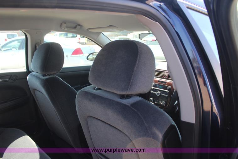 image for item J4484 2010 Chevrolet Impala LS