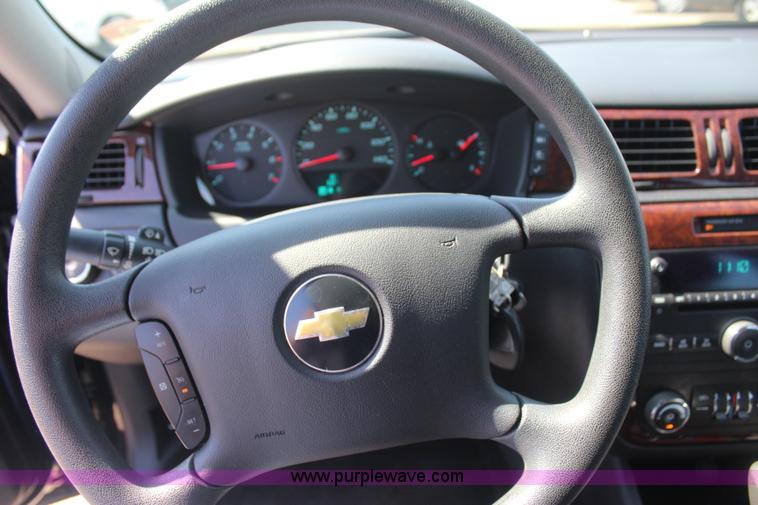 image for item J4485 2010 Chevrolet Impala LS