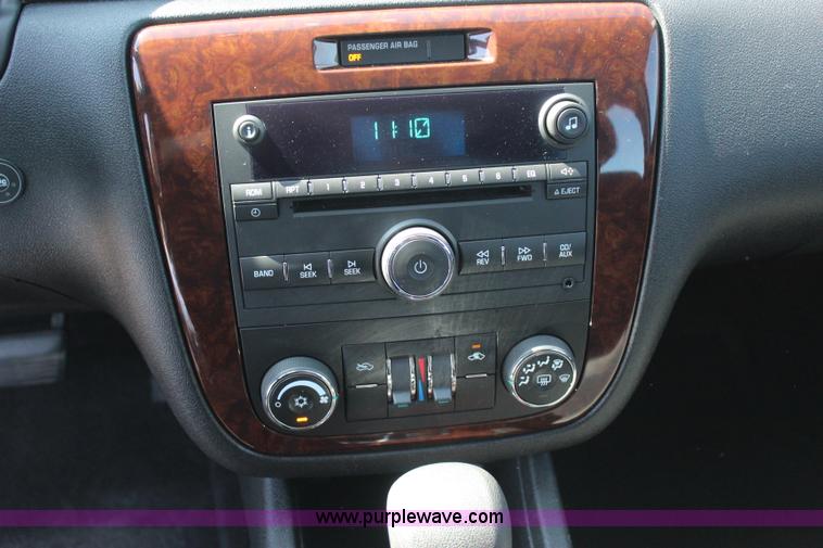 image for item J4485 2010 Chevrolet Impala LS