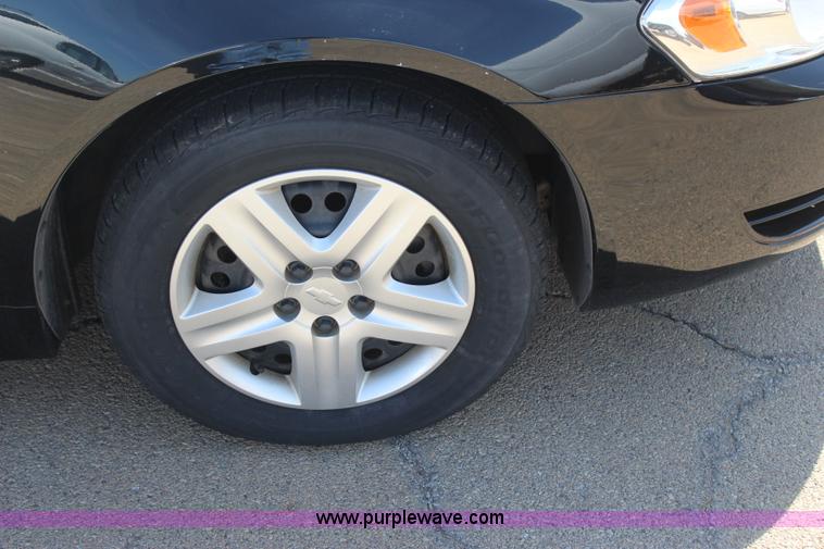 image for item J4485 2010 Chevrolet Impala LS