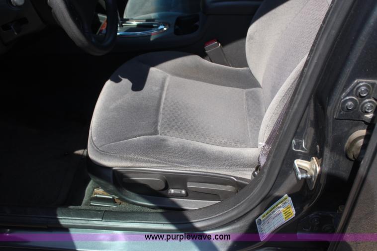 image for item J4486 2010 Chevrolet Impala LS