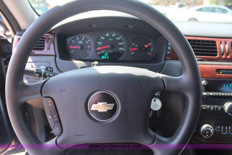 image for item J4486 2010 Chevrolet Impala LS