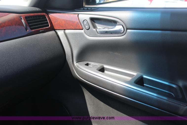 image for item J4486 2010 Chevrolet Impala LS