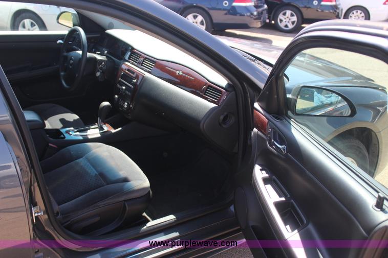 image for item J4486 2010 Chevrolet Impala LS