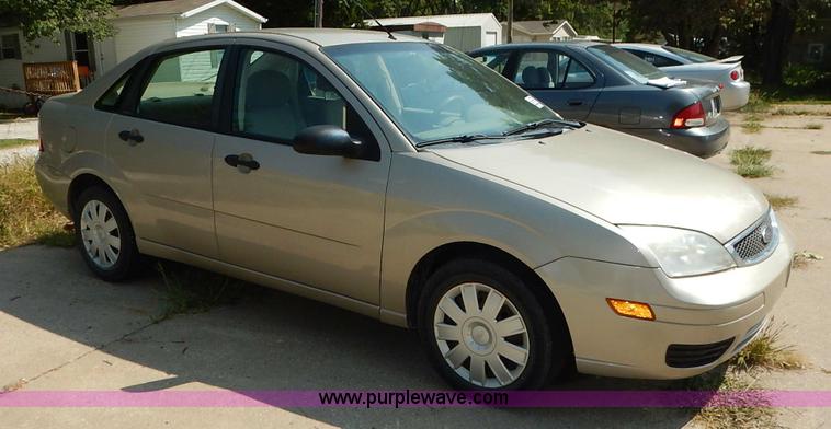 image for item J6451 2006 Ford Focus ZX4