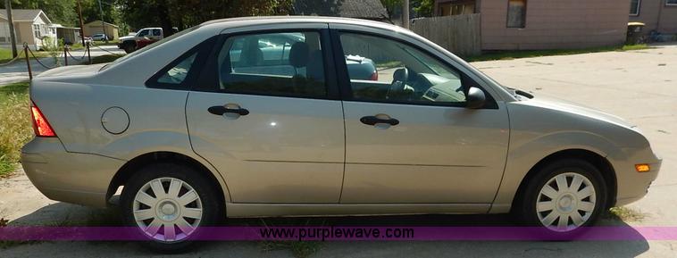 image for item J6451 2006 Ford Focus ZX4