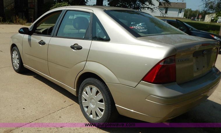 image for item J6451 2006 Ford Focus ZX4