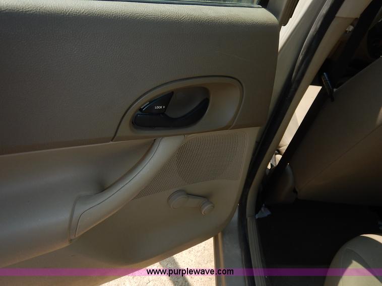 image for item J6451 2006 Ford Focus ZX4