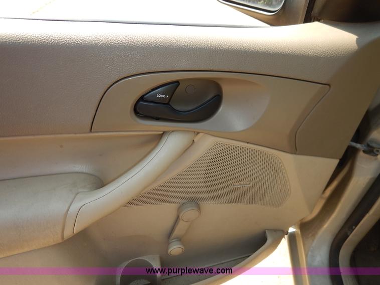 image for item J6451 2006 Ford Focus ZX4